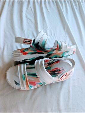 NWOT Hunter Bloom Algae Marbled Sandals